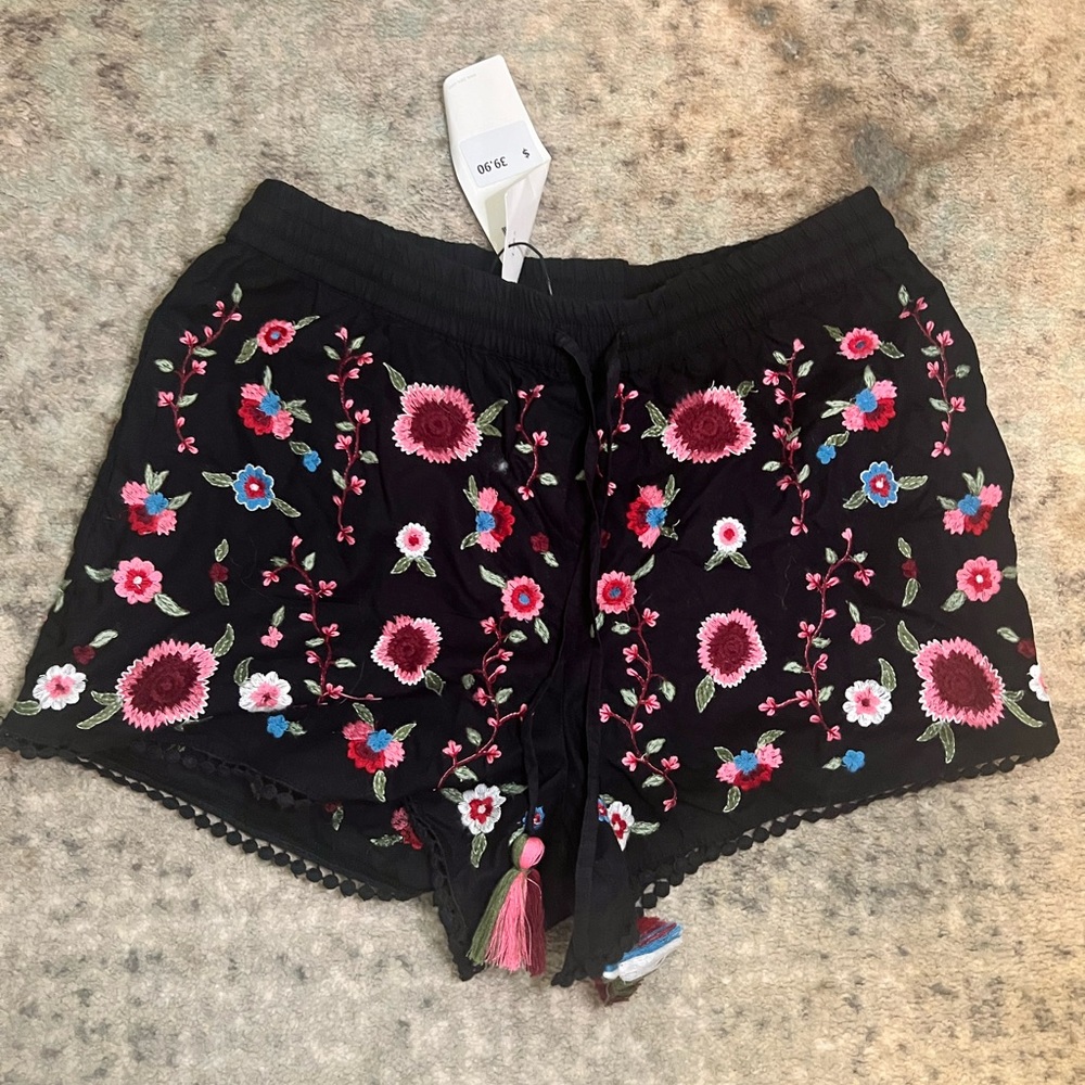 EMBROIDERED ZARA SHORTS